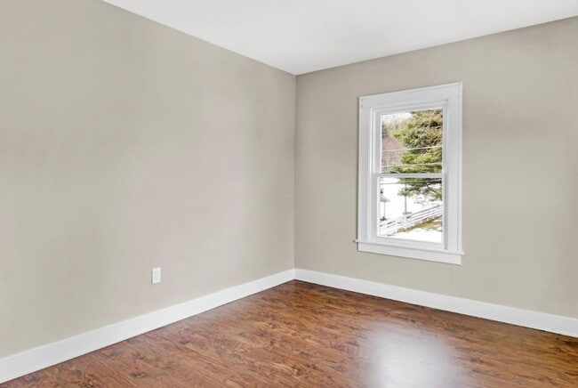 Building Photo - Coming Soon! Beautiful 3 Bedroom, 1.5 Bath...