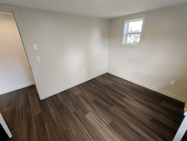 Building Photo - 225 State St