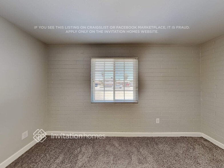 Building Photo - 422 E Papago Dr