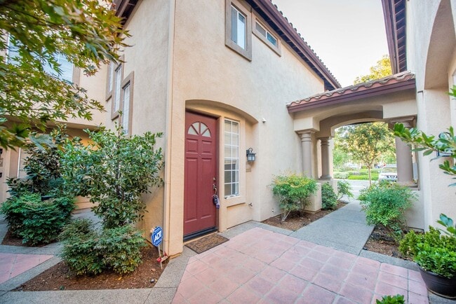 Building Photo - Beautiful RSM Home