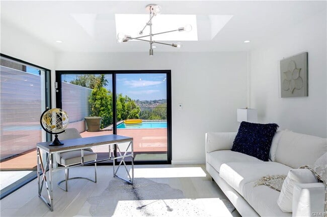 Building Photo - 9653 Highridge Dr