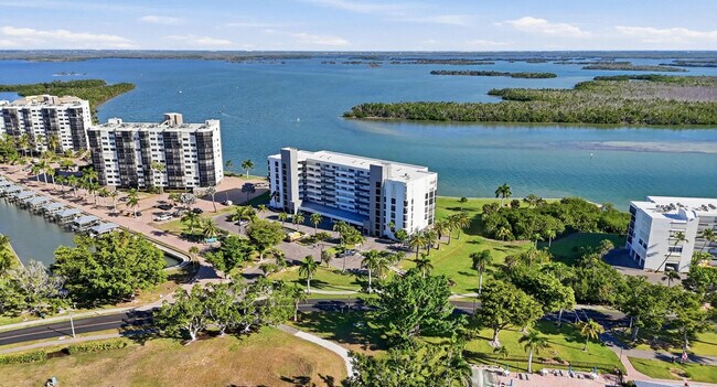 Building Photo - 4253 Bay Beach Ln