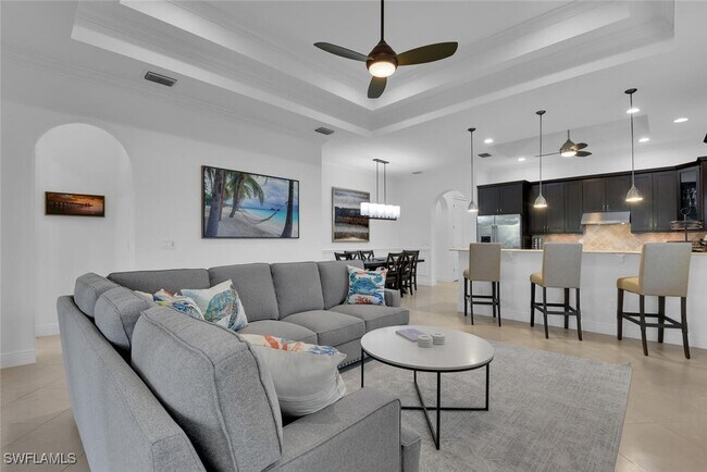 Building Photo - 707 104th Ave N