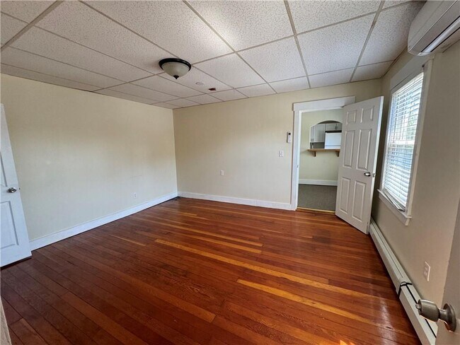 Building Photo - 40-40 Freebody St