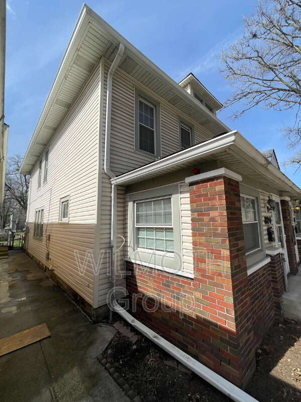 Building Photo - 324 N Linwood Ave