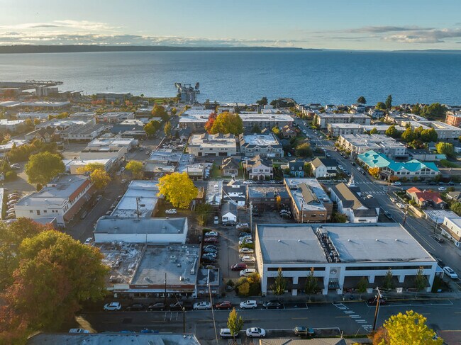 Building Photo - 116 4th Ave N