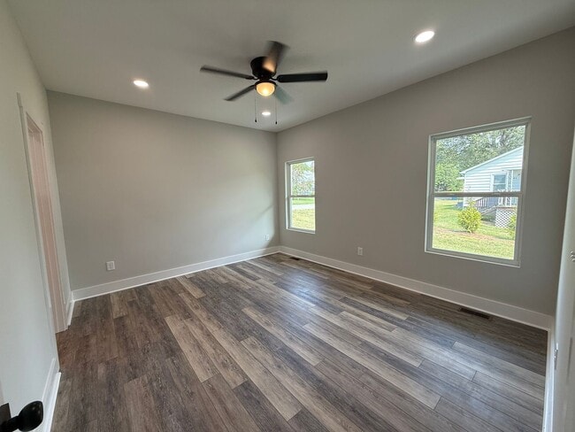 Building Photo - Newly Built 3-Bedroom Gem with Easy Highwa...