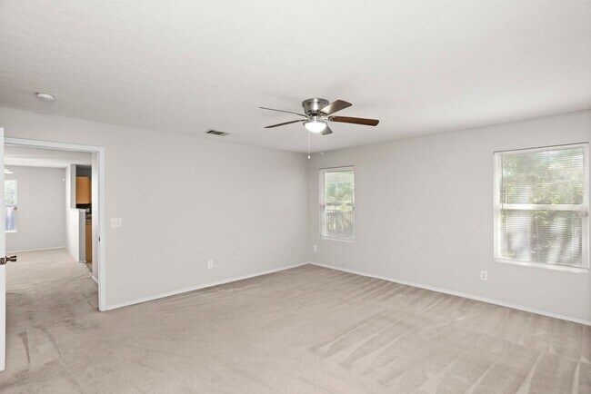 Building Photo - 5248 Sunsail Dr
