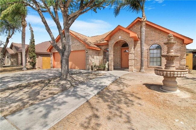 Building Photo - 28 N Champagne