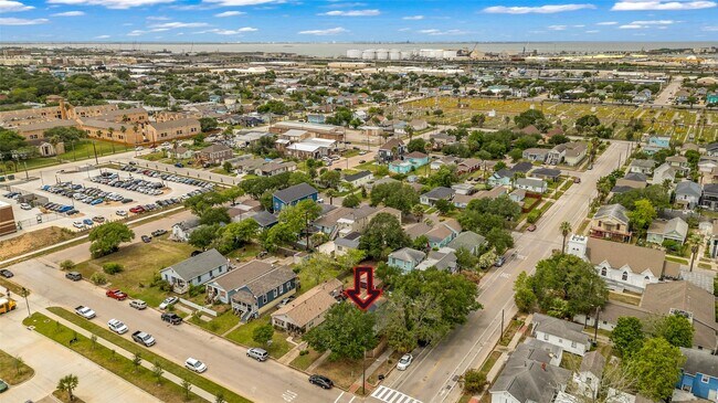 Building Photo - 4102 Ave N Ursuline St