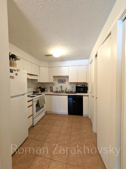 Building Photo - 25 Webster Ave