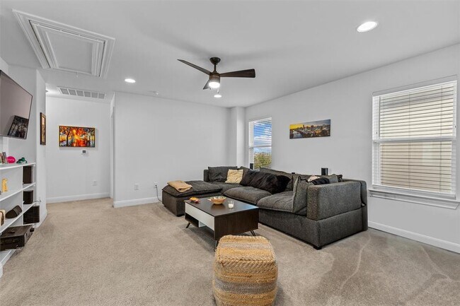 Building Photo - 6201 Pine Leaf Trail