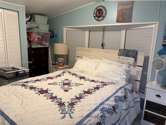 Building Photo - 212 Orchid St