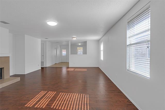 Building Photo - 4001 Country Ln