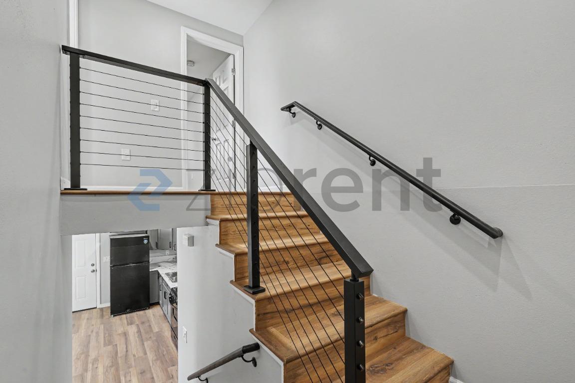 Building Photo - Unit