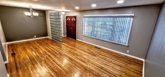 Building Photo - 40825 Robin St