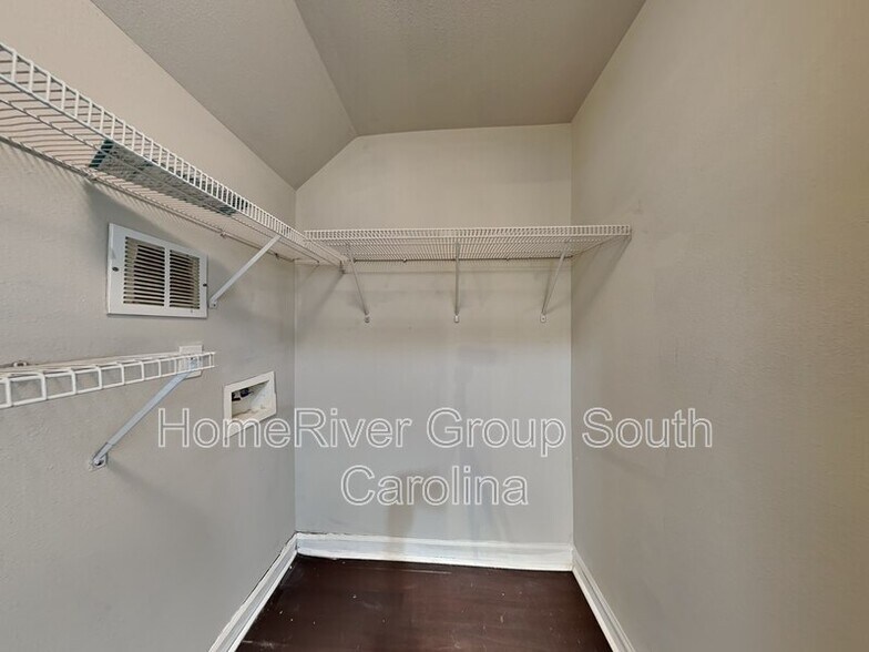 Building Photo - 2153 Pavilion Ct