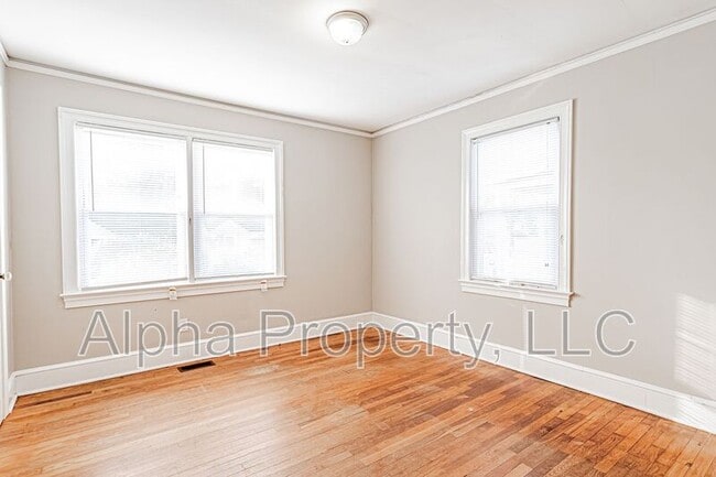 Building Photo - 102 Harvard Dr
