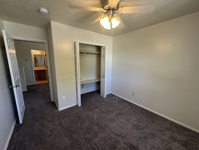 Building Photo - "Spacious 4-Bedroom Gem with 2.5 Bathrooms...