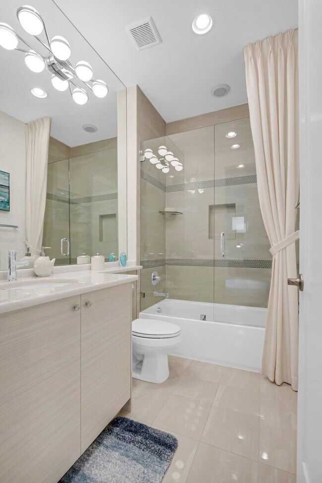 Building Photo - 17112 Aquavera Way