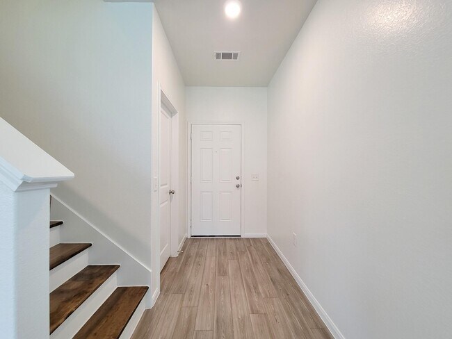 Building Photo - 16230 Dutton Clover Dr