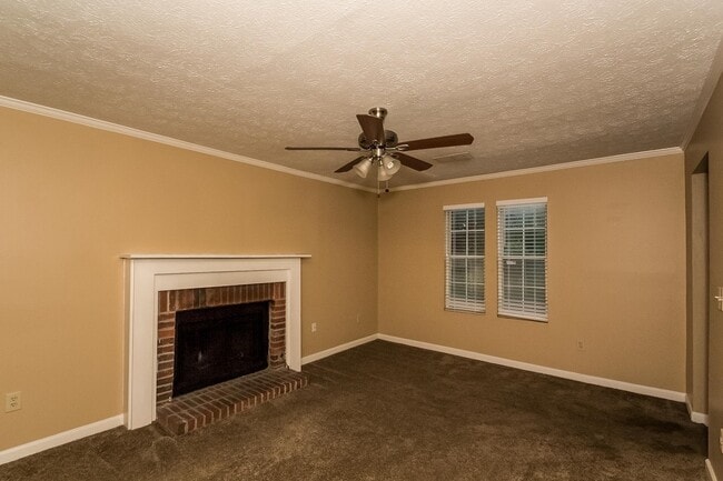 Building Photo - 1425 Riverline Trail