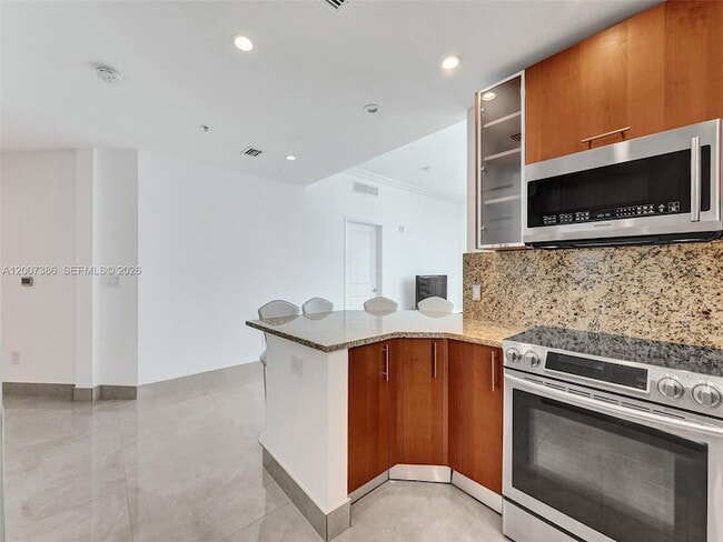 Building Photo - 1945 S Ocean Dr