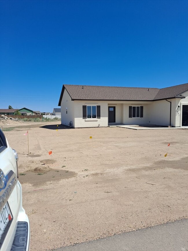 Building Photo - 697 Cabaret Dr