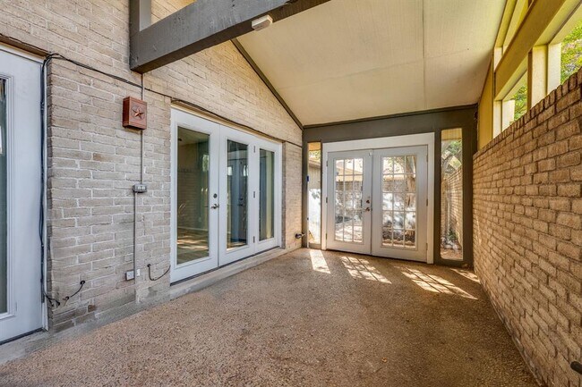 Building Photo - 8117 West Ct