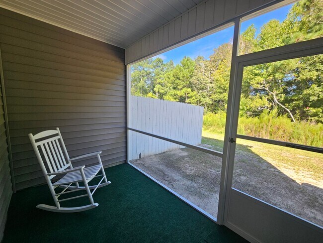 Building Photo - 130 Loren Rd