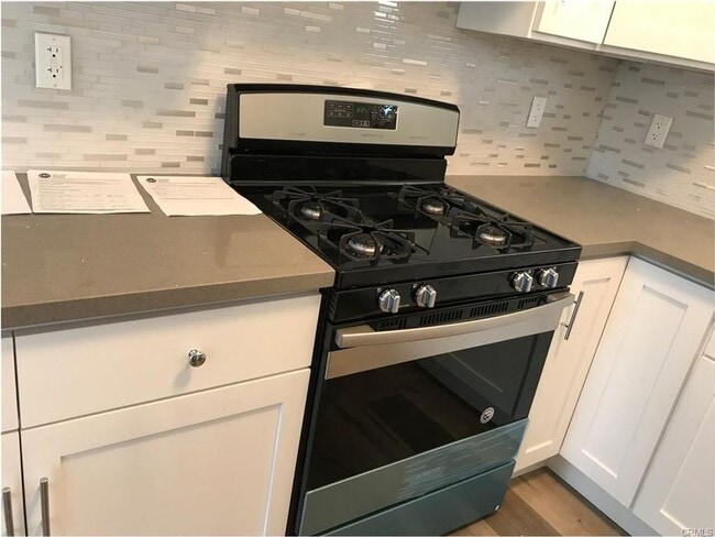 Building Photo - 85(221)