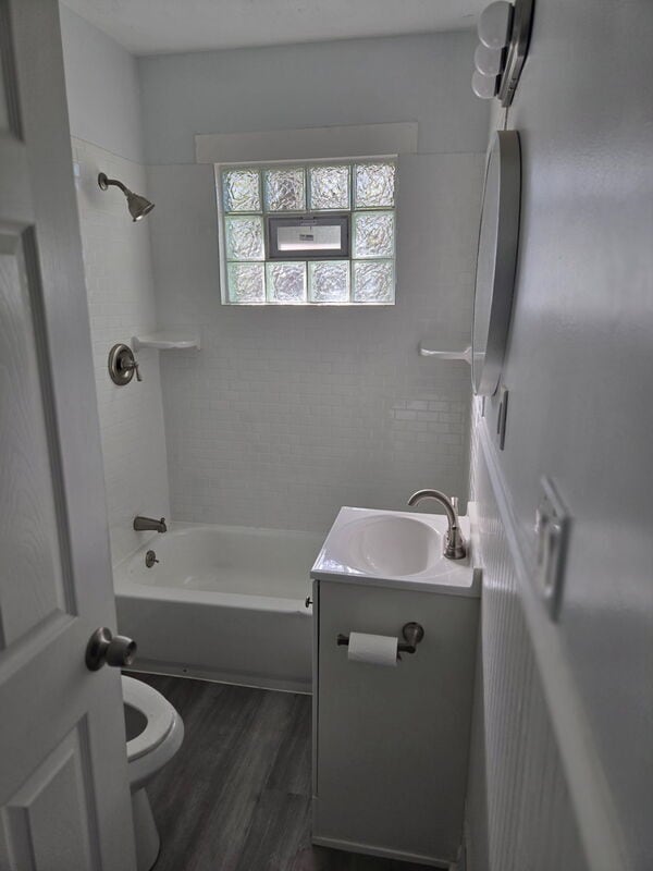 Building Photo - 2501 E 68th Terrace