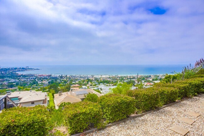 Building Photo - Modern Ocean View Home in La Jolla 4 Bed, 3 Bath