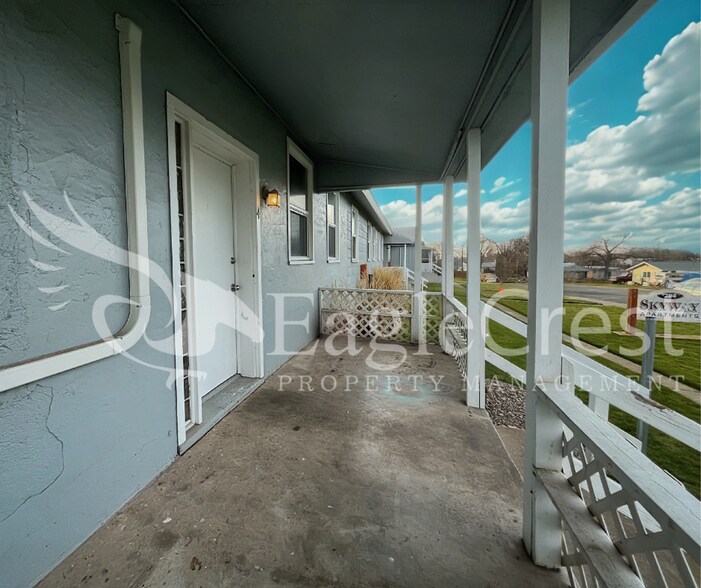 Building Photo - SKYWAY