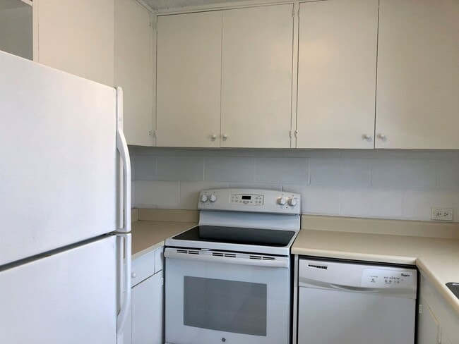 Building Photo - Pet Friendly Ala Wai Cove - 1BR/1BA/1PK