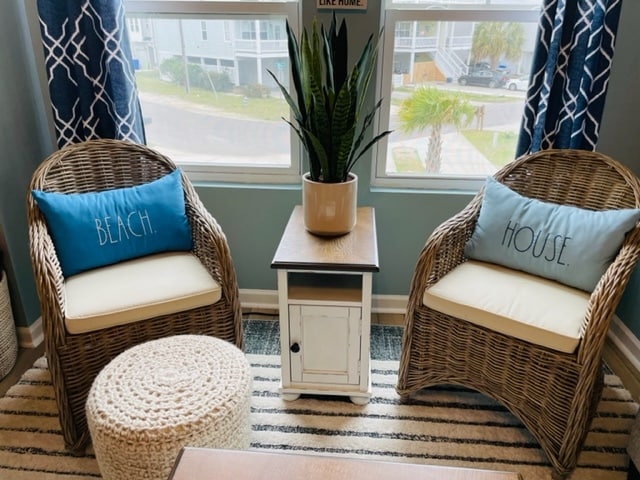 Beach decor - 709 Elton Ave