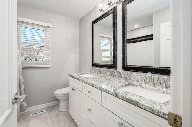Building Photo - 1350 Marlyn Dr