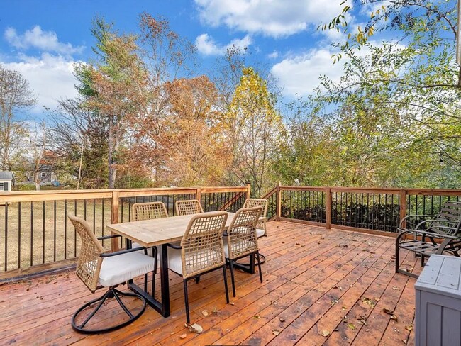 Building Photo - 2 Bedroom/1 Bath House