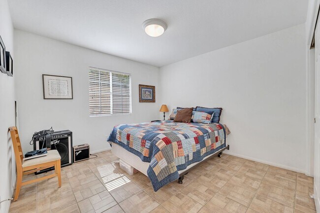 Building Photo - 5050 Golden Nugget Way