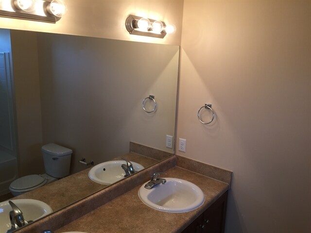 Building Photo - 83 Ristona Dr