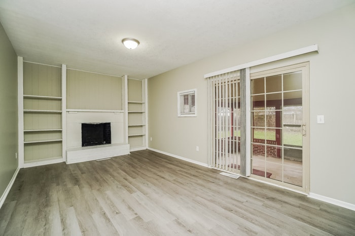 Building Photo - 3222 Fontaine Rd