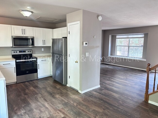 Building Photo - 17657 Ponderosa Ave