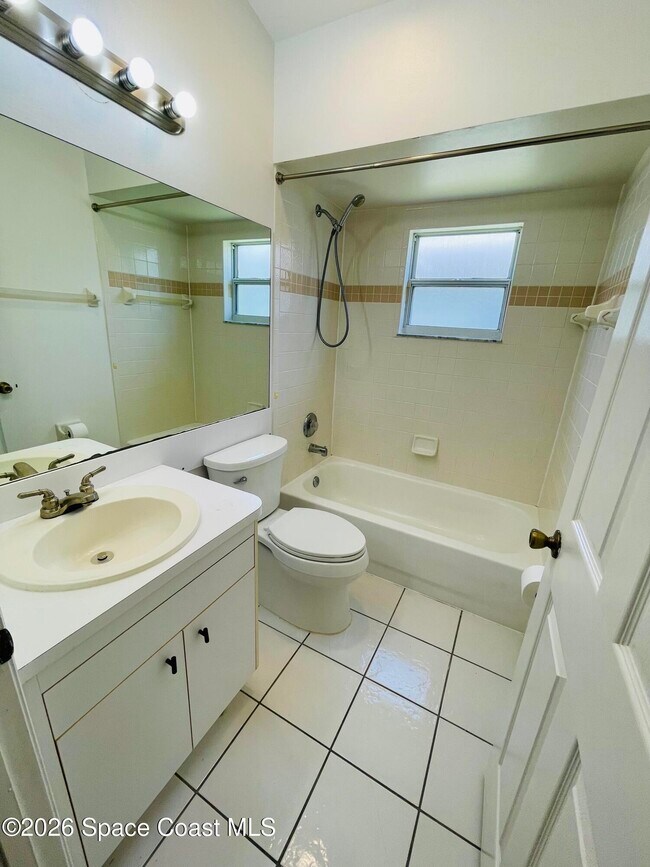 Building Photo - 8043 Bracken Ln