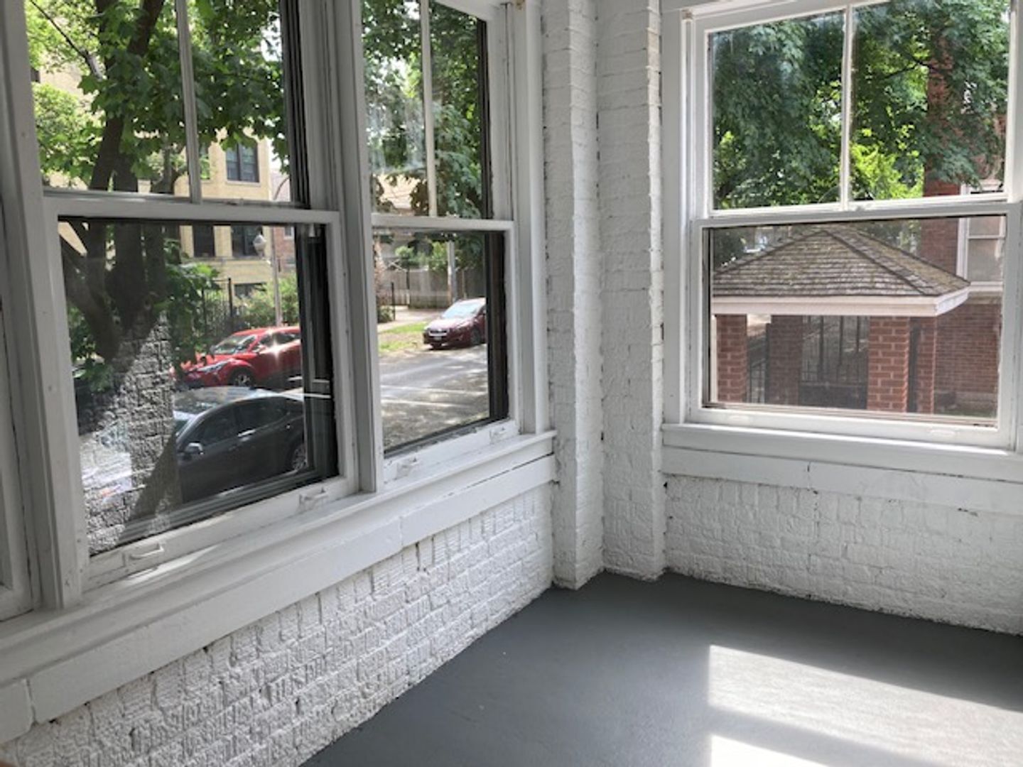 Building Photo - 2104 W Birchwood Ave