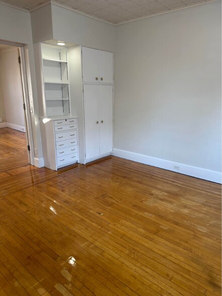 Building Photo - 526 McClellan St