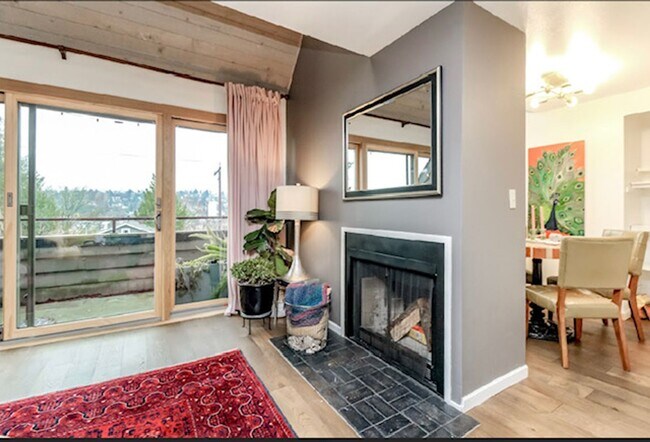 Building Photo - Desiree Condominiums ~ Queen Anne