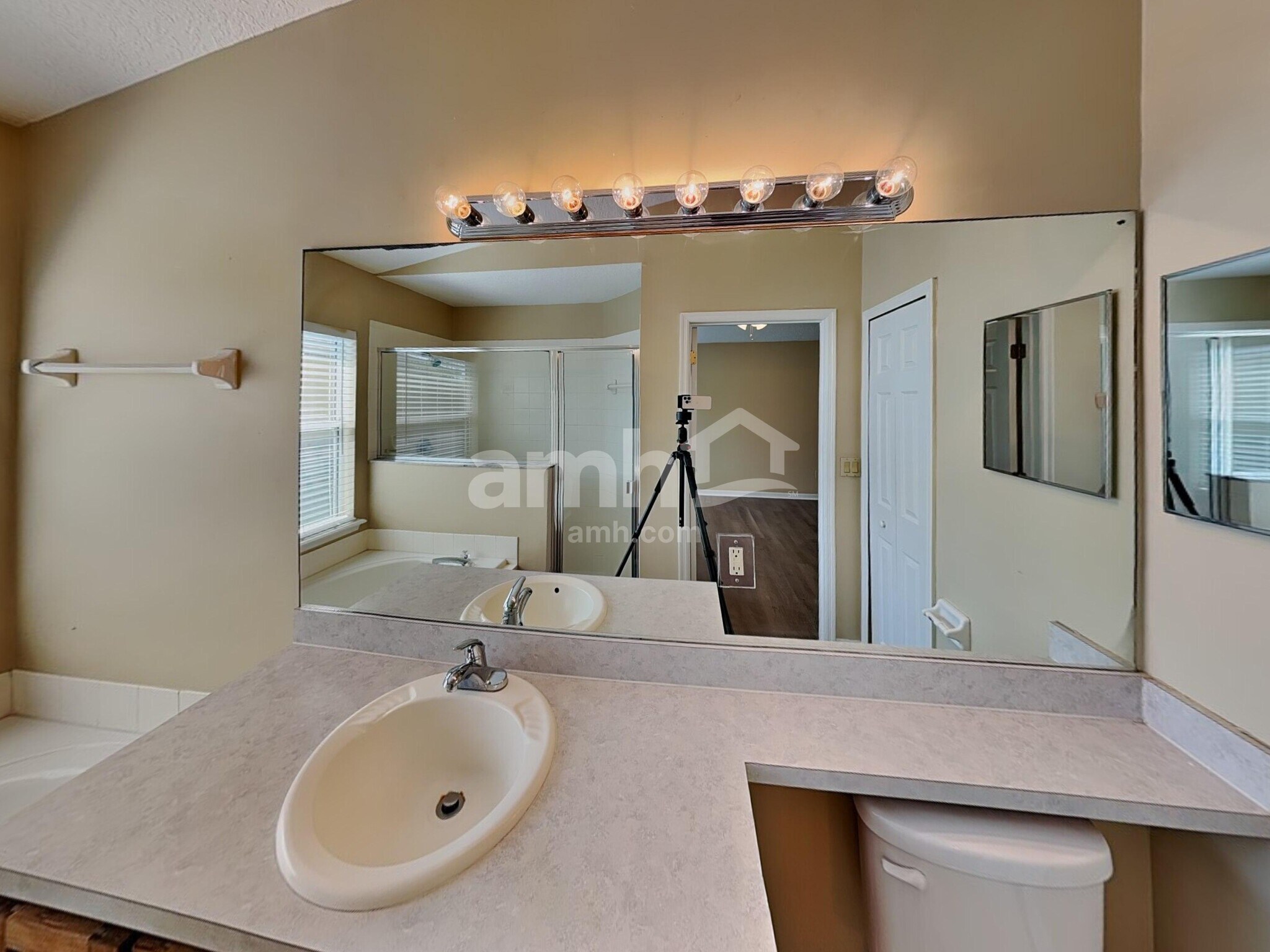 Building Photo - 9051 Rockpond Meadows Dr