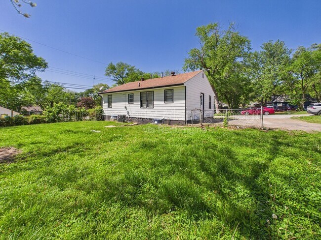 Building Photo - 10323 East 20th St S