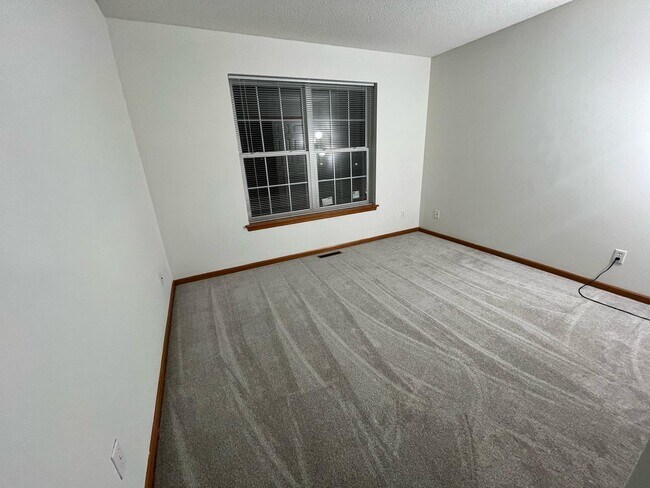 Building Photo - 5205 Holly Ln N