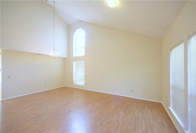 Building Photo - 8005 Tantara Ct
